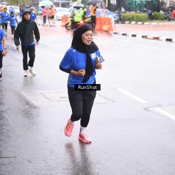 Runner Photo 7935638