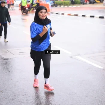 Runner Photo 7935641