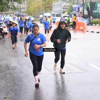 Runner Photo 7935657