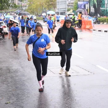 Runner Photo 7935659