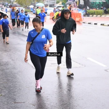 Runner Photo 7935666