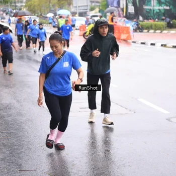 Runner Photo 7935668