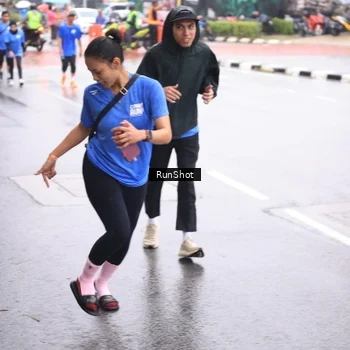 Runner Photo 7935672