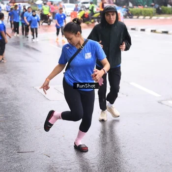 Runner Photo 7935673