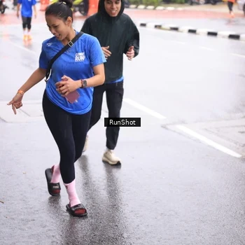 Runner Photo 7935676