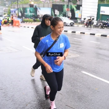 Runner Photo 7935692