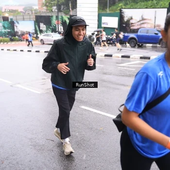 Runner Photo 7935699
