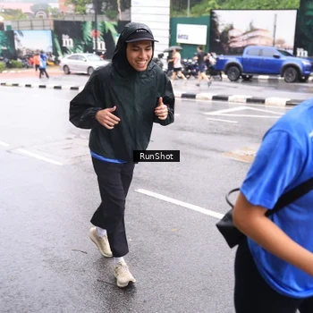 Runner Photo 7935700