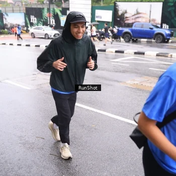 Runner Photo 7935714