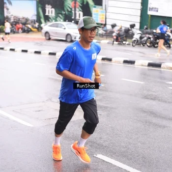 Runner Photo 7935715