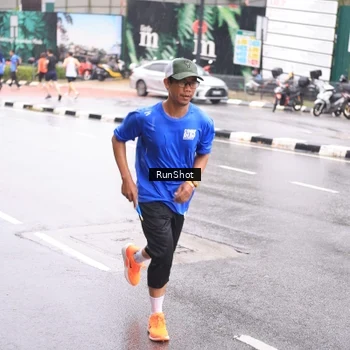 Runner Photo 7935716