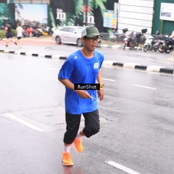 Runner Photo 7935717