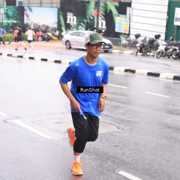 Runner Photo 7935718