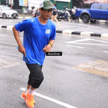 Runner Photo 7935724