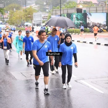 Runner Photo 7935738