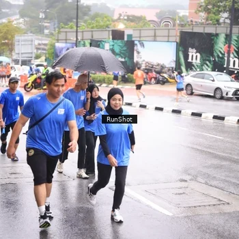 Runner Photo 7935748