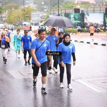 Runner Photo 7935751
