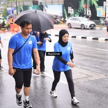 Runner Photo 7935759
