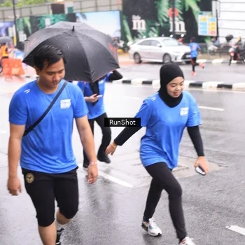 Runner Photo 7935763
