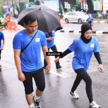 Runner Photo 7935764