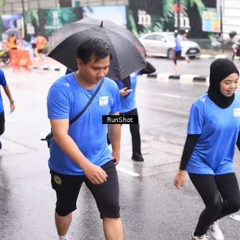 Runner Photo 7935768