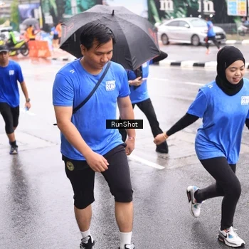 Runner Photo 7935769