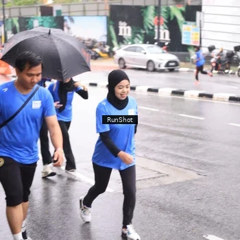 Runner Photo 7935775