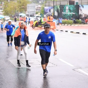Runner Photo 7935777
