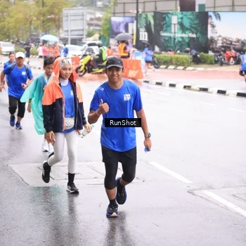 Runner Photo 7935780