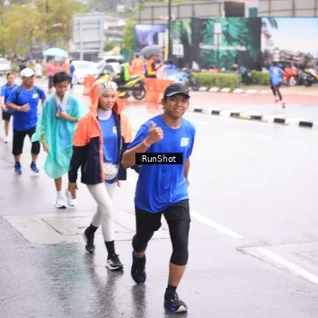 Runner Photo 7935782
