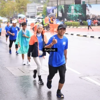 Runner Photo 7935785