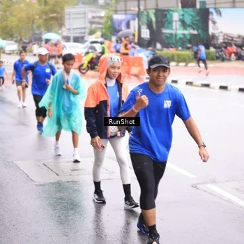 Runner Photo 7935787