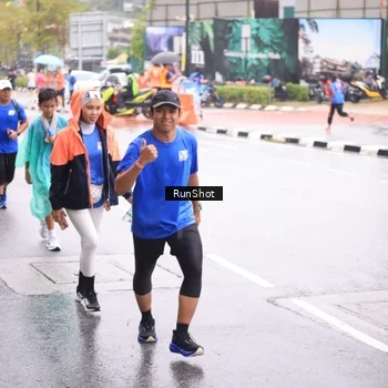 Runner Photo 7935788
