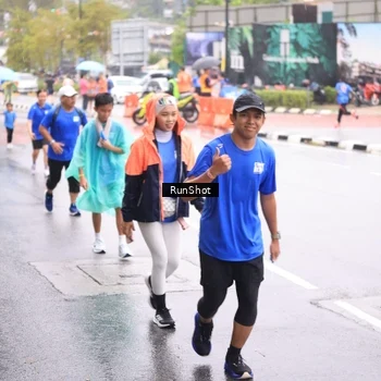 Runner Photo 7935789
