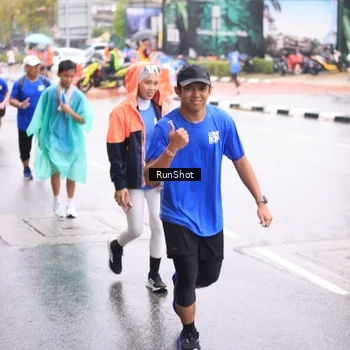 Runner Photo 7935792