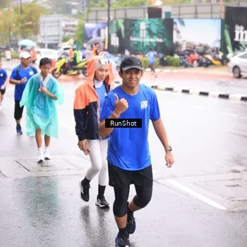 Runner Photo 7935795