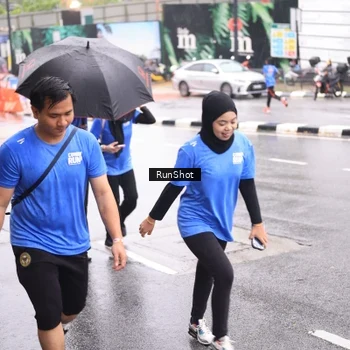 Runner Photo 7935799