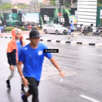 Runner Photo 7935803