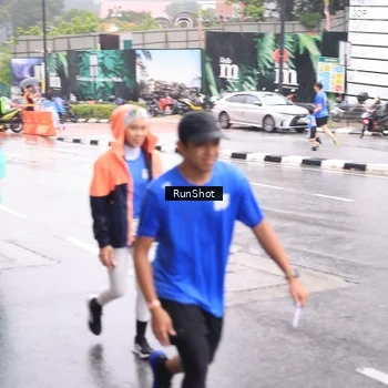 Runner Photo 7935804