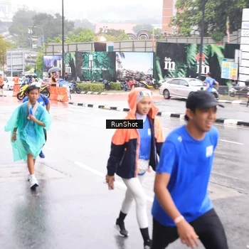 Runner Photo 7935808