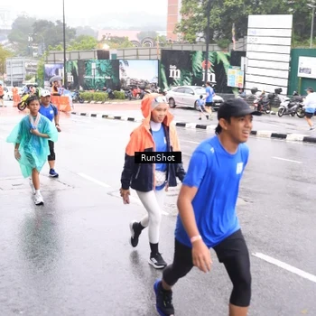 Runner Photo 7935810