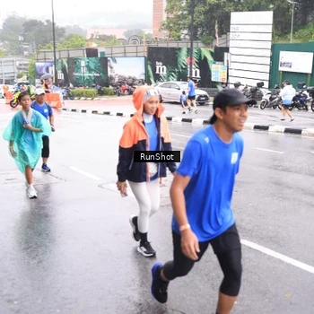 Runner Photo 7935811