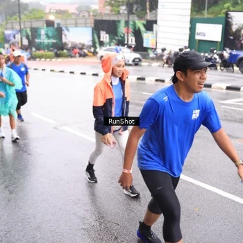Runner Photo 7935815