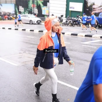 Runner Photo 7935817
