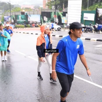 Runner Photo 7935818