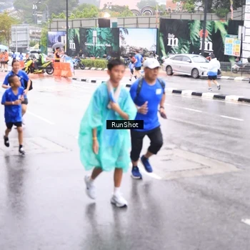 Runner Photo 7935828