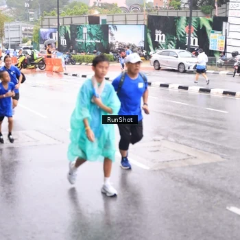 Runner Photo 7935834
