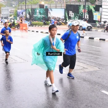 Runner Photo 7935835