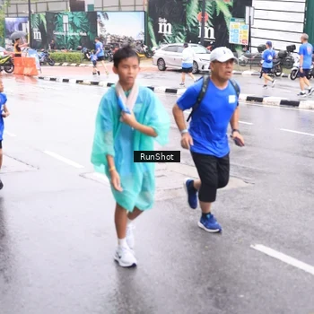 Runner Photo 7935839