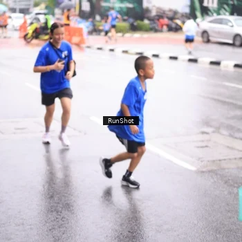 Runner Photo 7935849